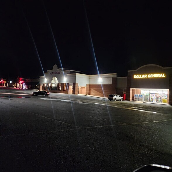 More Photos Of 25127 Highway 5, Lonsdale General Retail For Lease