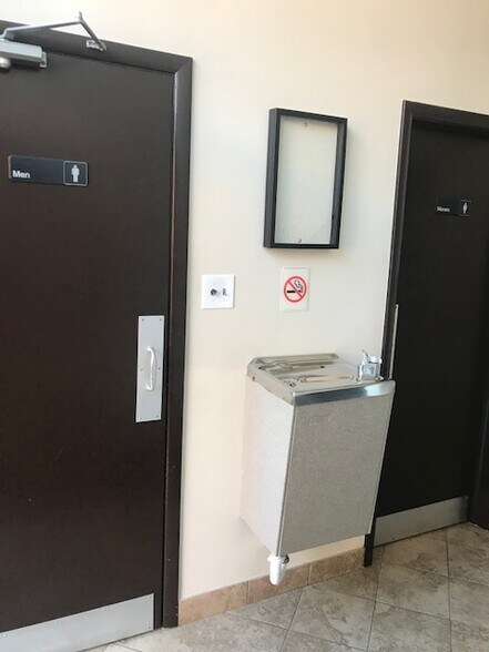 More Photos Of 456 W Frontage Rd, Northfield Office For Sale