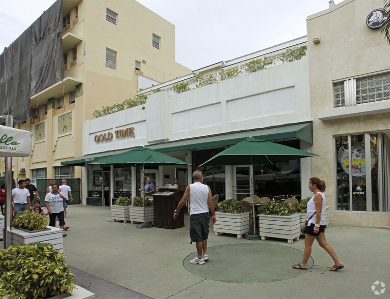 More Photos Of 525-533 Lincoln Rd, Miami Beach, Miami Beach Storefront For Lease