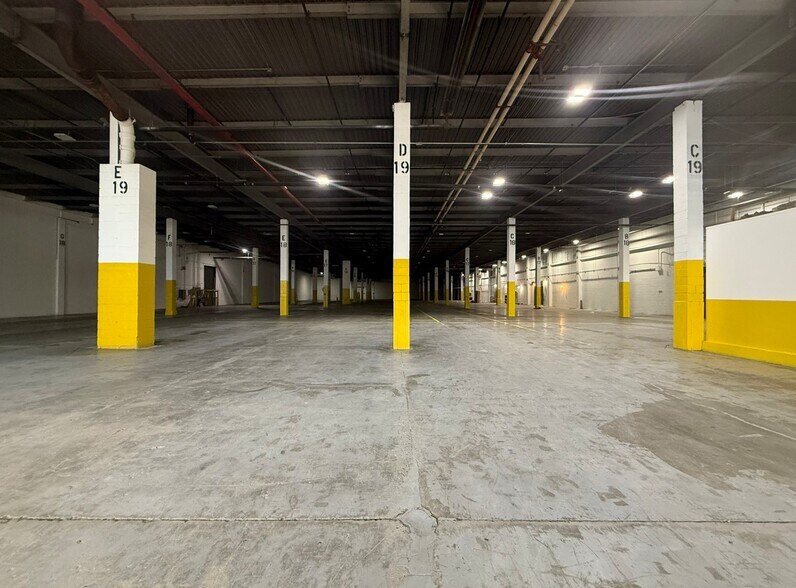 More Photos Of 10101 Avenue D, Brooklyn Distribution For Lease