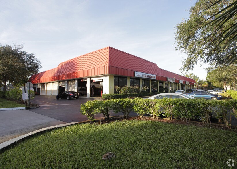 More Photos Of 6420-6464 W Commercial Blvd, Lauderhill Auto Repair For Lease