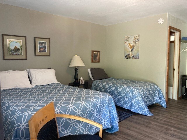 More Photos Of 7582 Buck Brush, Portola Hotel For Sale