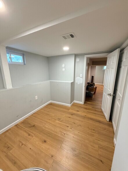More Photos Of 511 4th St, Laurel Office For Lease