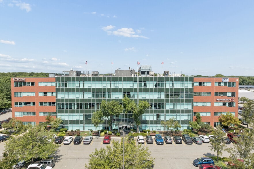 More Photos Of 12 Gill St, Woburn Office For Lease