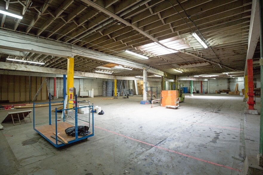 More Photos Of 2200 N Interstate Ave, Portland Warehouse For Lease