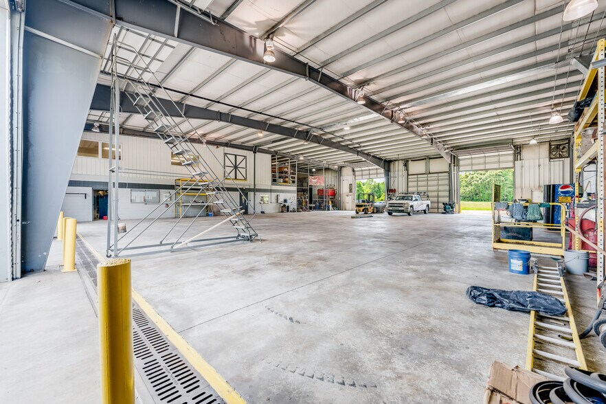 More Photos Of 55 Pleasants Industrial Park, Waverly Warehouse For Sale