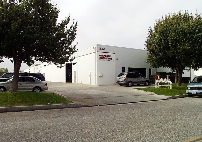 More Photos Of 15671 Industry Ln, Huntington Beach Manufacturing For Lease