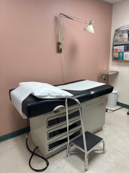 More Photos Of 1996 Centre St, West Roxbury Medical For Lease