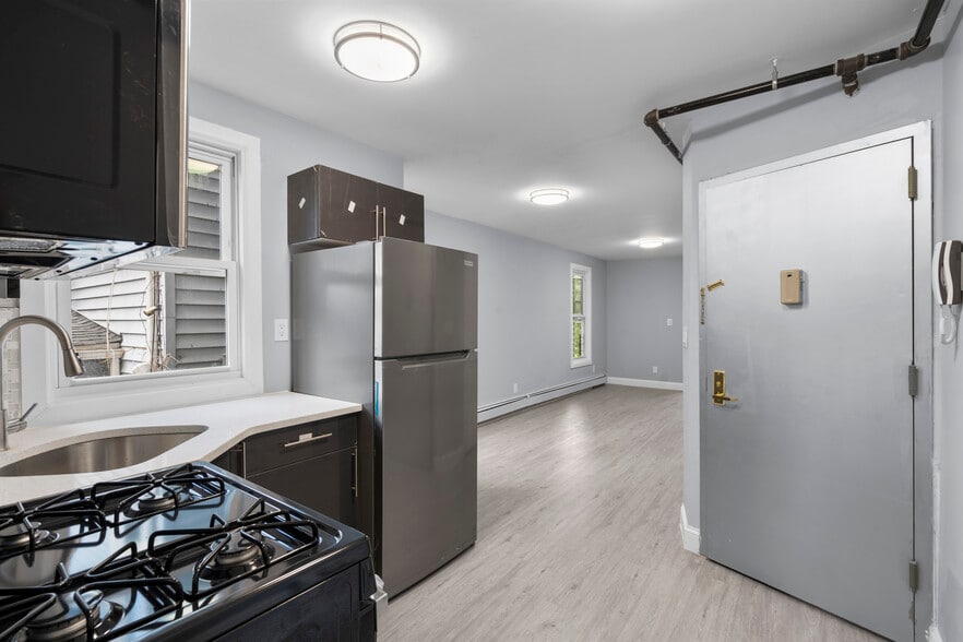 More Photos Of 288 Woodworth Ave, Yonkers Apartments For Sale