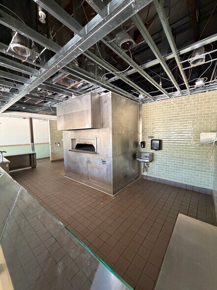 More Photos Of 6955 Camino Arroyo, Gilroy General Retail For Lease