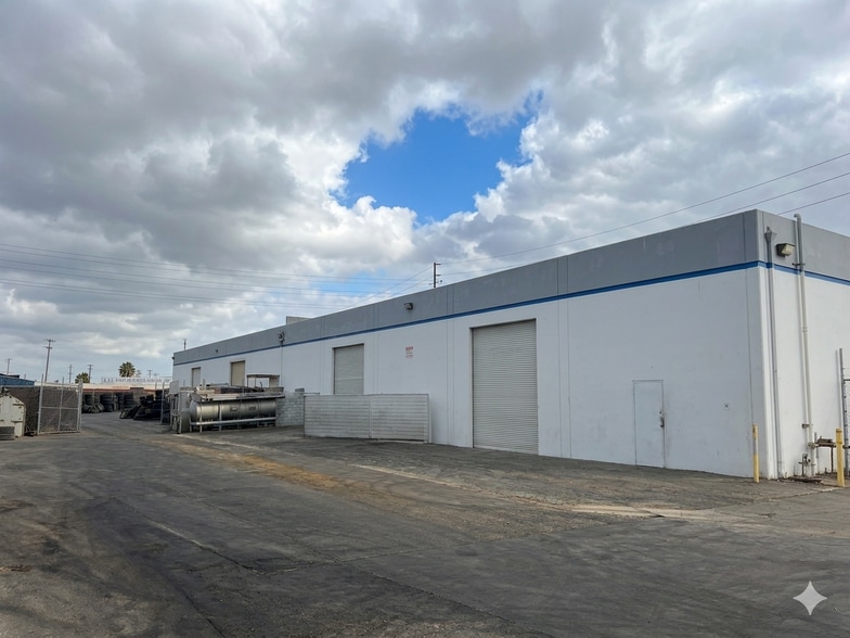 More Photos Of 1000-1020 Commercial Ave, Oxnard Warehouse For Lease