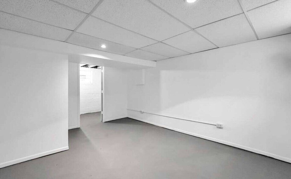 More Photos Of 430 Kenwood Dr, Euclid Apartments For Sale