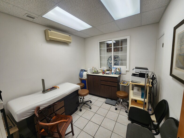 More Photos Of 1631 Liliha St, Honolulu Medical For Sale