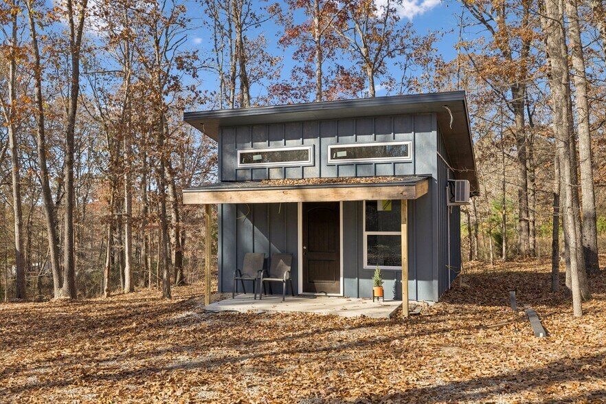 More Photos Of 3158 Summertown Hwy, Summertown Hotel For Sale