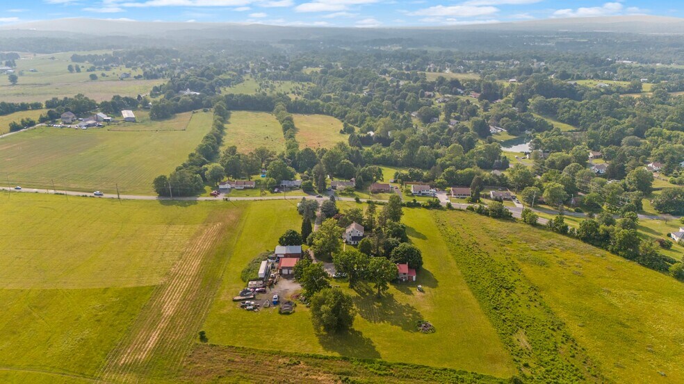 More Photos Of 1112 W Bridge St, Spring City Warehouse For Sale