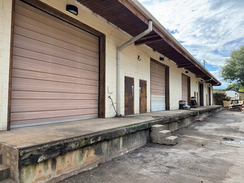 More Photos Of 102 Shaw St, Greenville Light Distribution For Lease