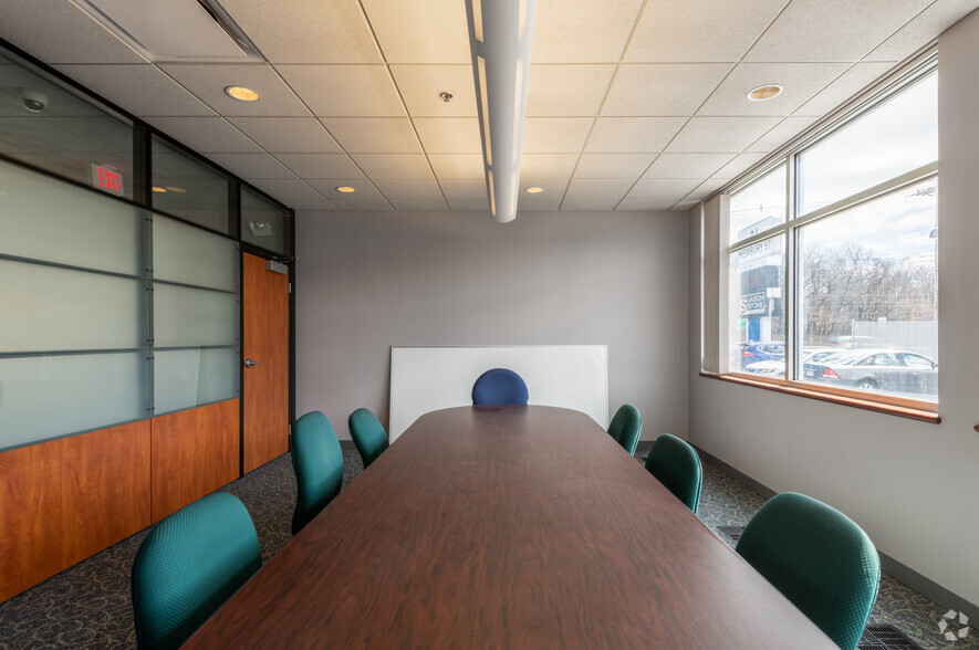 More Photos Of 84 Newbury St, Peabody Office For Lease