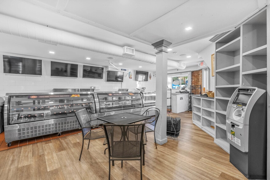 More Photos Of 4630 Umbria St, Philadelphia Apartments For Lease