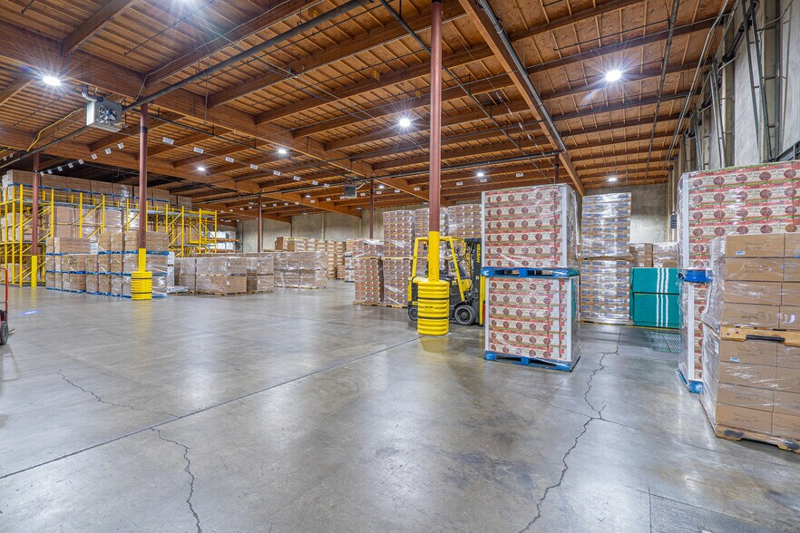 More Photos Of 845 Bassett St NW, Salem Manufacturing For Sale
