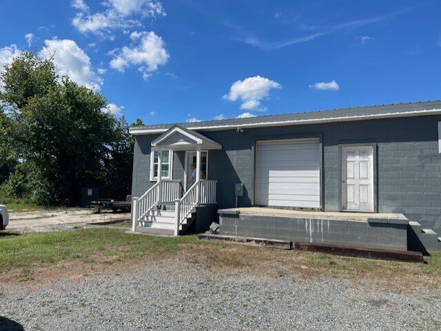 More Photos Of 75 Maple Rd, Mathews Office For Sale