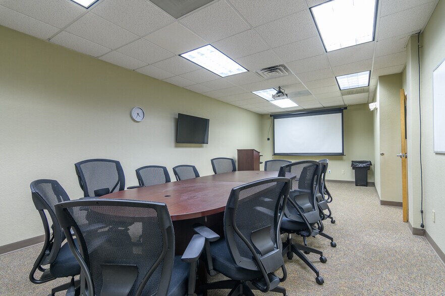 More Photos Of 2023 St. Mary's Blvd, Jefferson City Medical For Sale