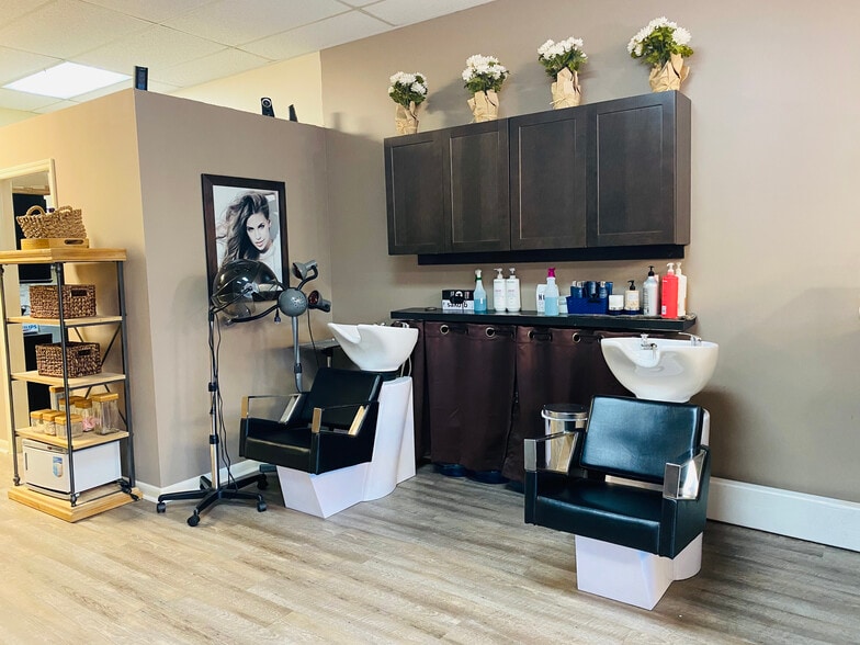 More Photos Of 5701-5781 N Federal Hwy, Boca Raton Storefront Retail Office For Lease