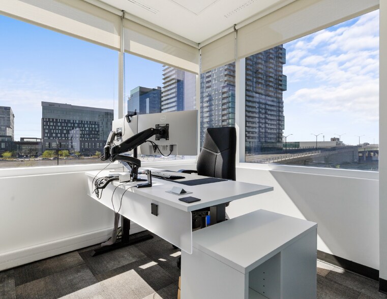 More Photos Of 5005 Boul Lapinière, Brossard Office For Lease