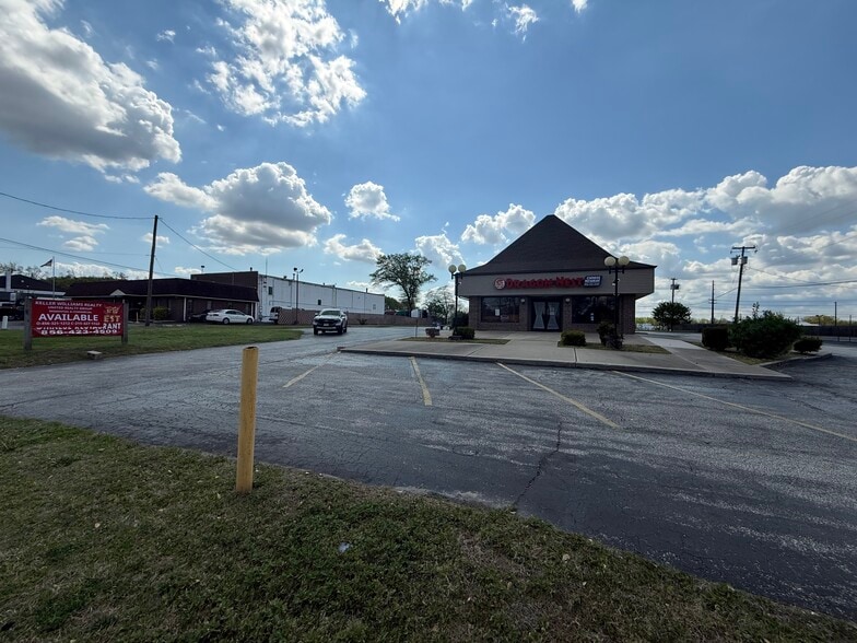 More Photos Of 185 W Cohawkin Rd, Clarksboro Restaurant For Lease