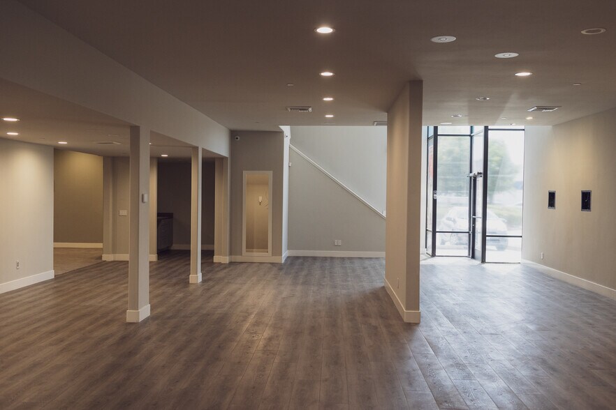 More Photos Of 11351 Folsom Blvd, Rancho Cordova Warehouse For Lease