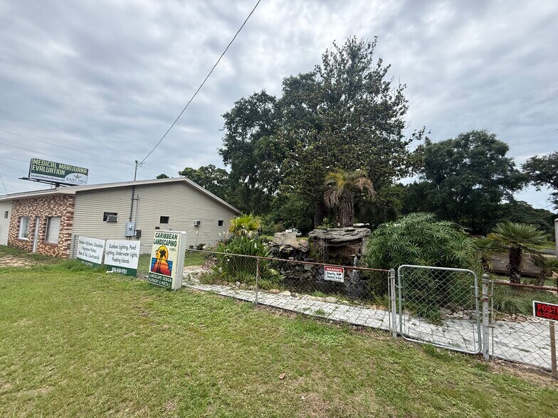 More Photos Of 9202 N Davis Hwy, Pensacola Freestanding For Sale