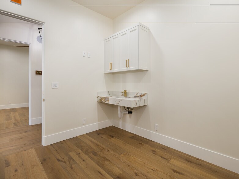 More Photos Of 1427 W 8th St, San Pedro Coworking Space