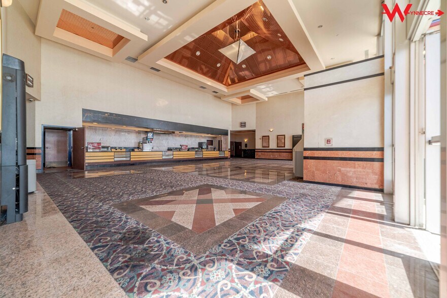 More Photos Of 641 Camino de los Mares, San Clemente Storefront For Lease