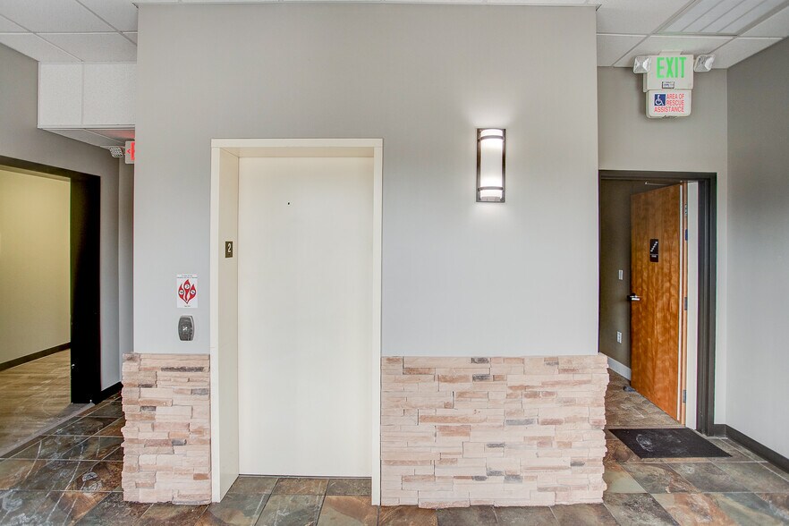 More Photos Of 921 S Arbor Vitae, Edwardsville Freestanding For Sale