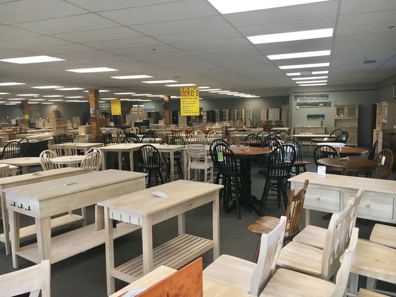 More Photos Of 312 E Main St, Branford Freestanding For Lease