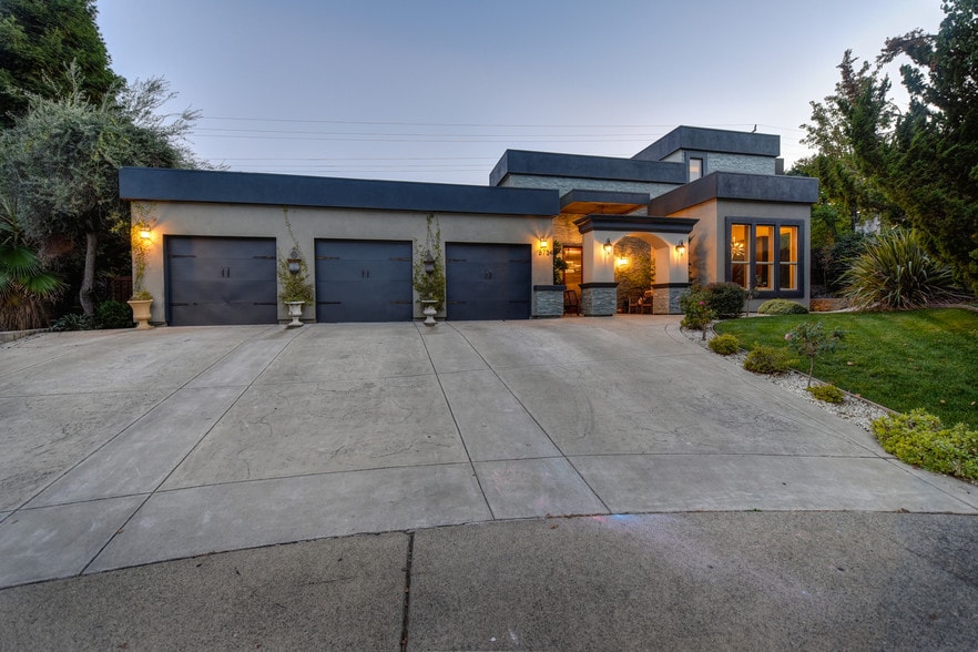 More Photos Of 8734 Sotheby Ct, Fair Oaks Assisted Living For Sale