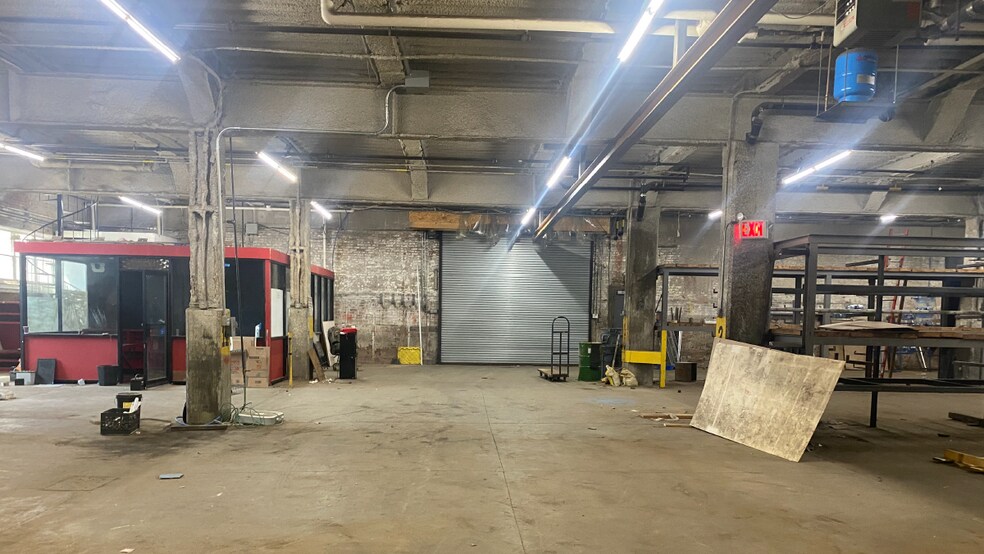 More Photos Of 100 Hinsdale St, Brooklyn Warehouse For Lease