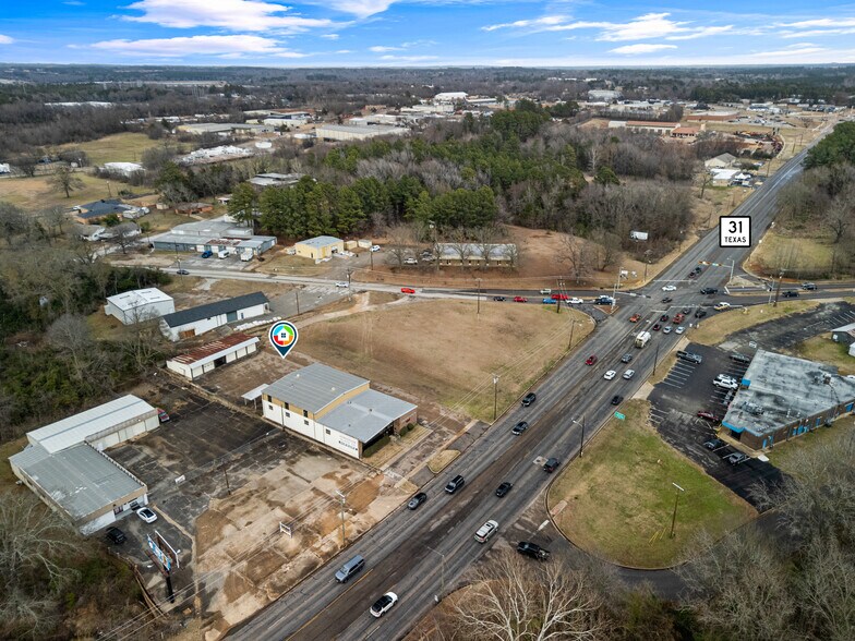 More Photos Of 2100 E Front St, Tyler Flex For Lease