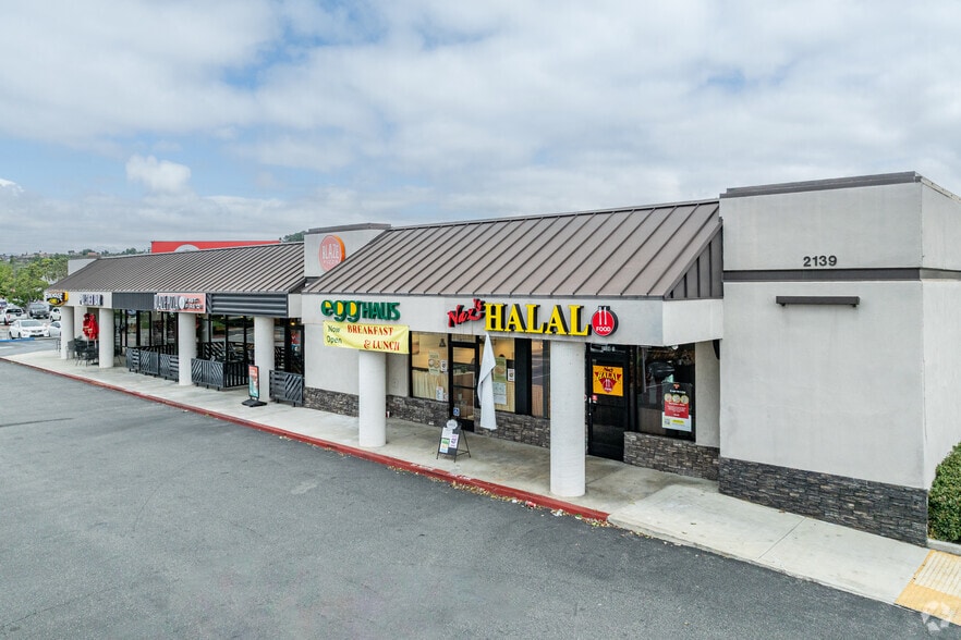 More Photos Of 2115 N Tustin St, Orange Freestanding For Lease