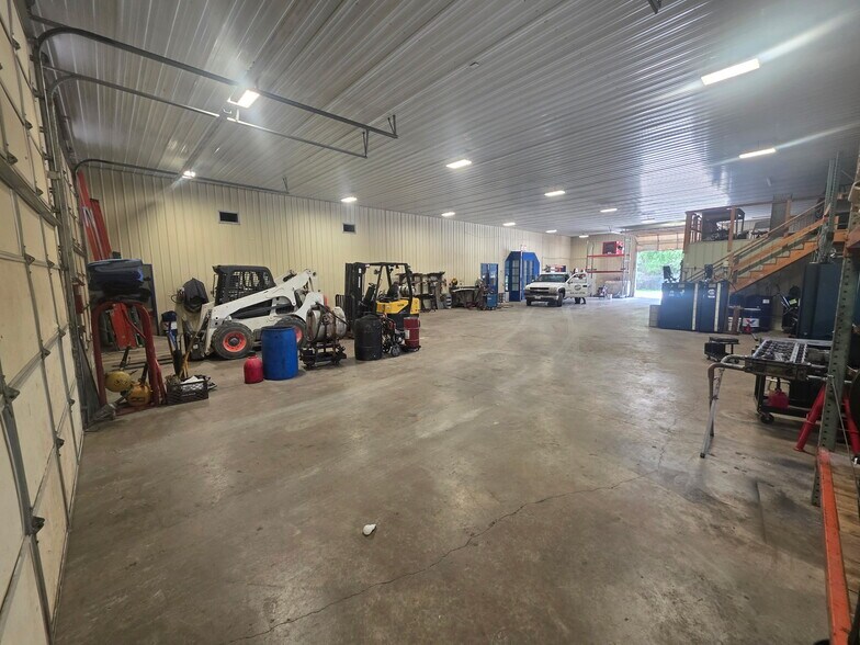 More Photos Of 100 Star Connection Dr, Wright City Warehouse For Sale