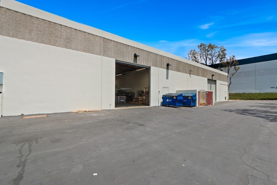 More Photos Of 950 W Central Ave, Brea Manufacturing For Sale