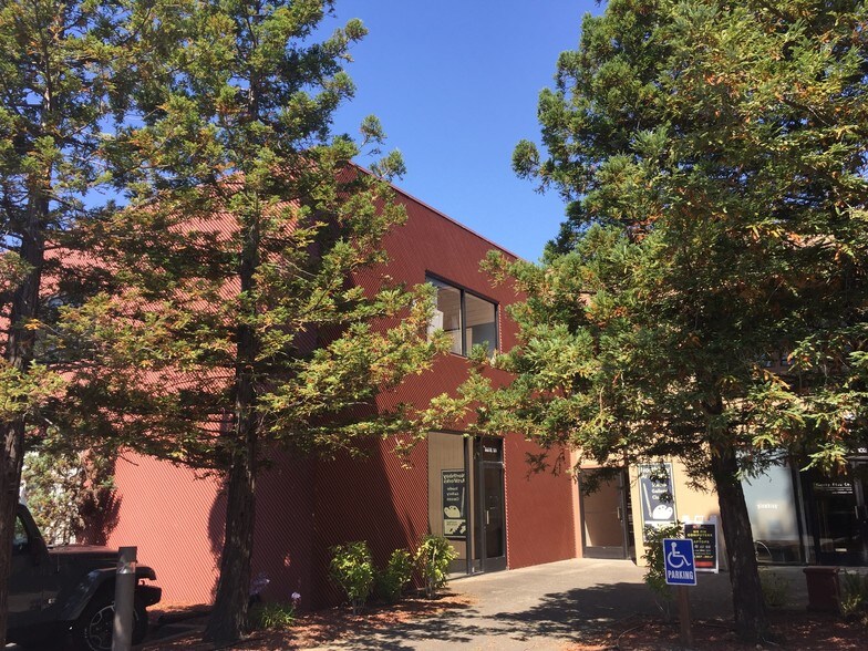 More Photos Of 7049 Redwood Blvd, Novato Unknown For Lease