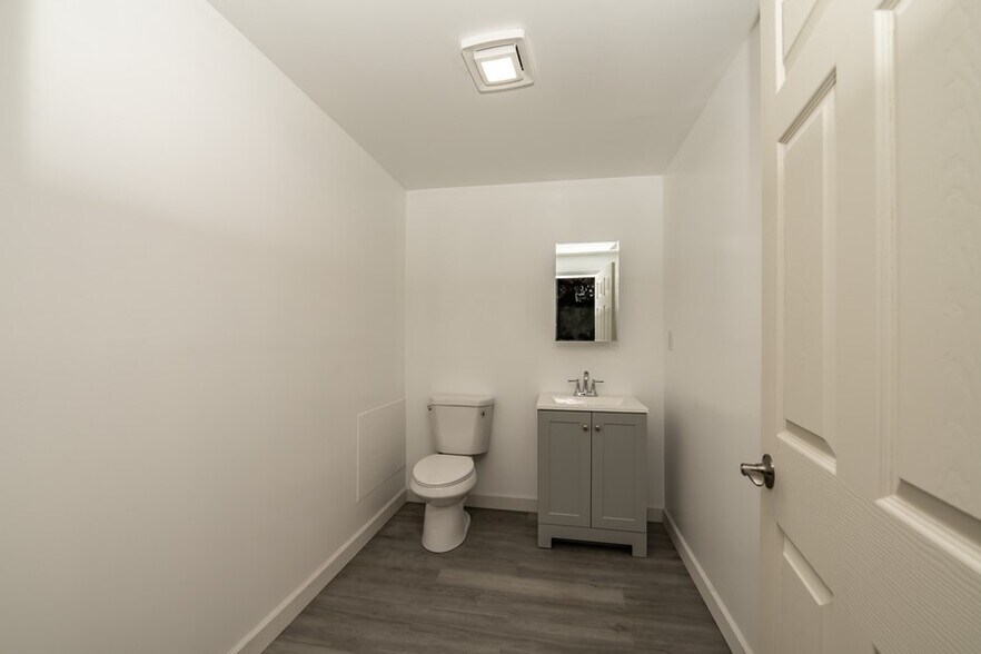 More Photos Of 3082 Main St, East Troy Freestanding For Lease