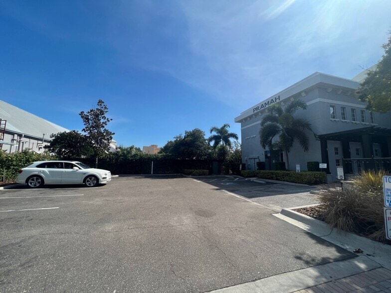 More Photos Of 2330 W Horatio St, Tampa Medical For Sale