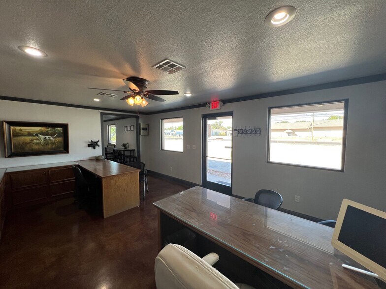 More Photos Of 1800 E Rancier Ave, Killeen Auto Dealership For Sale