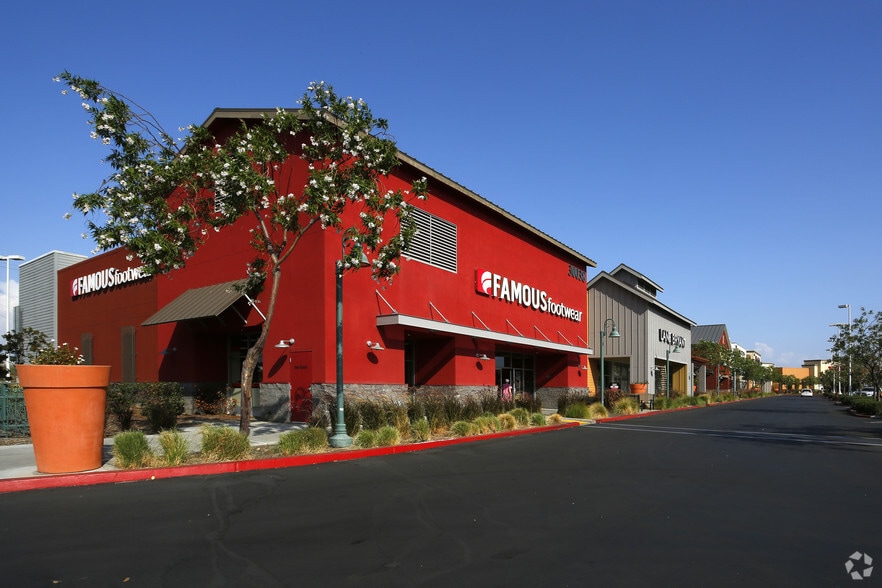 More Photos Of 30098-30472 Haun Rd, Menifee Unknown For Lease