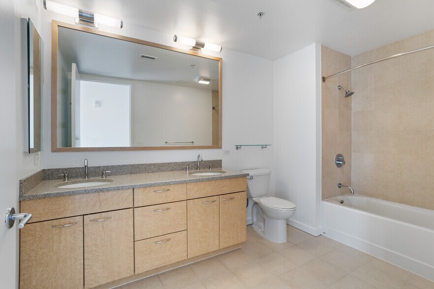 More Photos Of 100 Grand Ave, Oakland Apartments For Lease