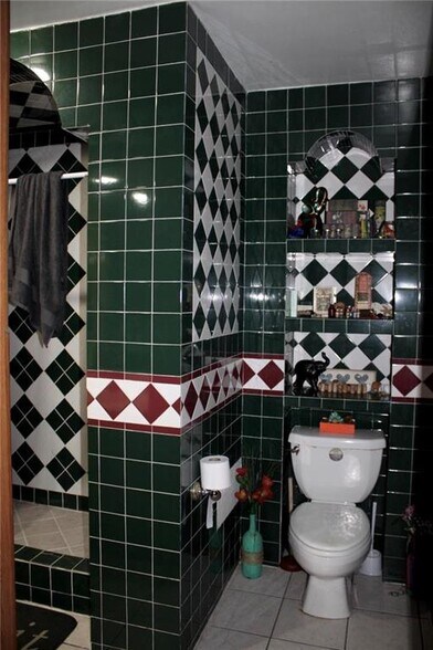 More Photos Of 429 Northampton St, Easton Apartments For Sale