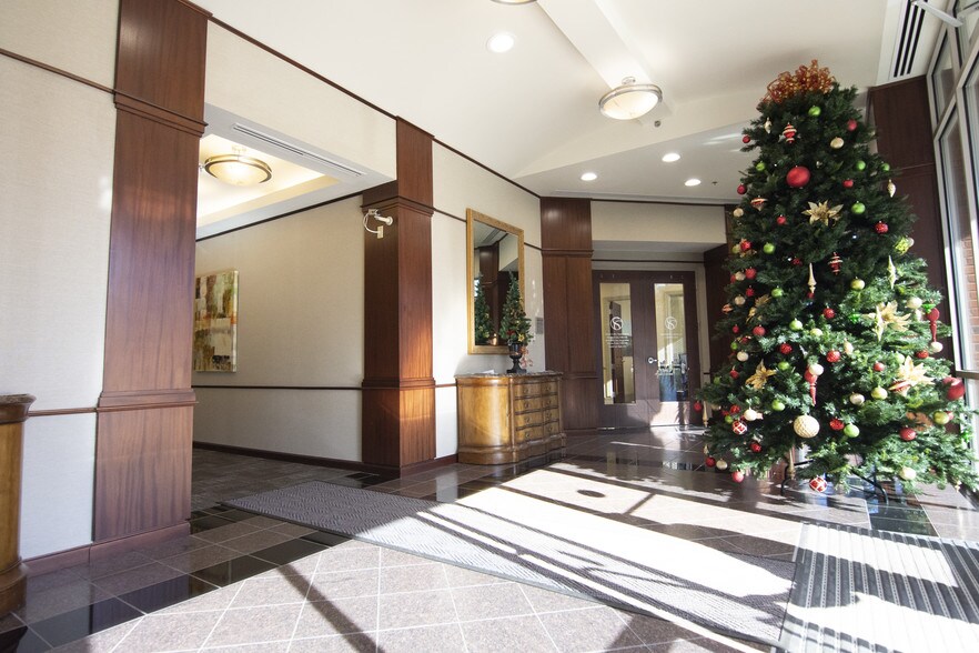 More Photos Of 741 W Lanier Ave, Fayetteville Office For Lease