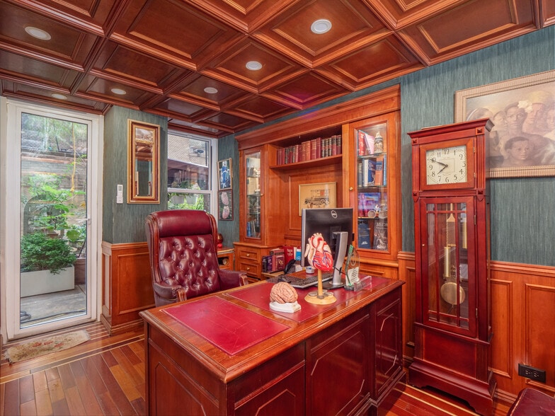 More Photos Of 44-50 E 72nd St, New York Apartments For Lease