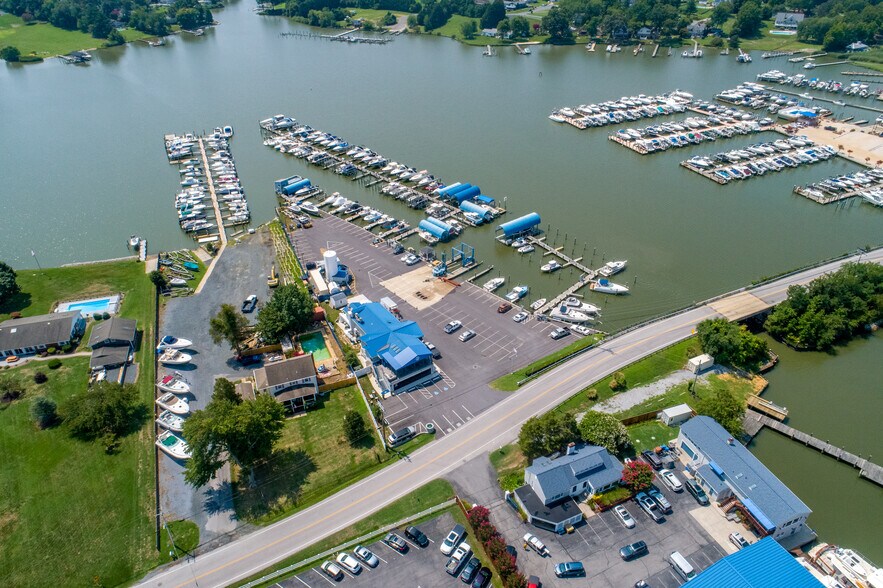 More Photos Of 1107 Turkey Point Rd, Edgewater Marina For Sale